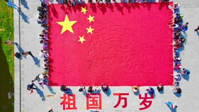 “懒汉”陈裕德:56岁离世家里却没钱安葬!如今他的妻儿怎样了?